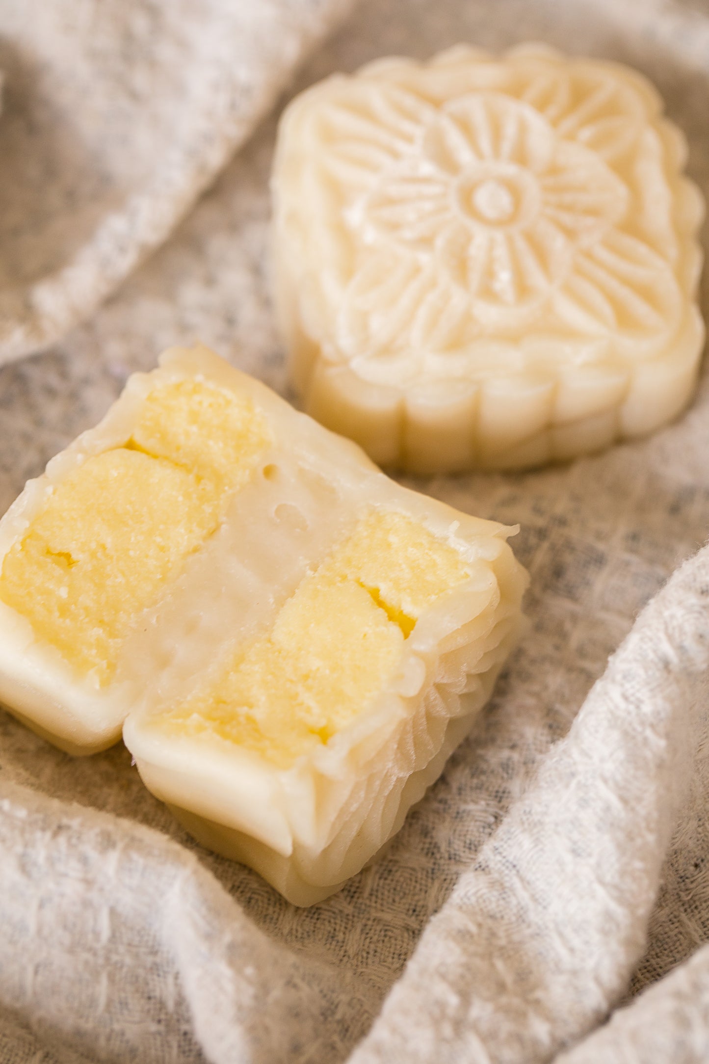Classic Vanilla Snow Skin Mooncake