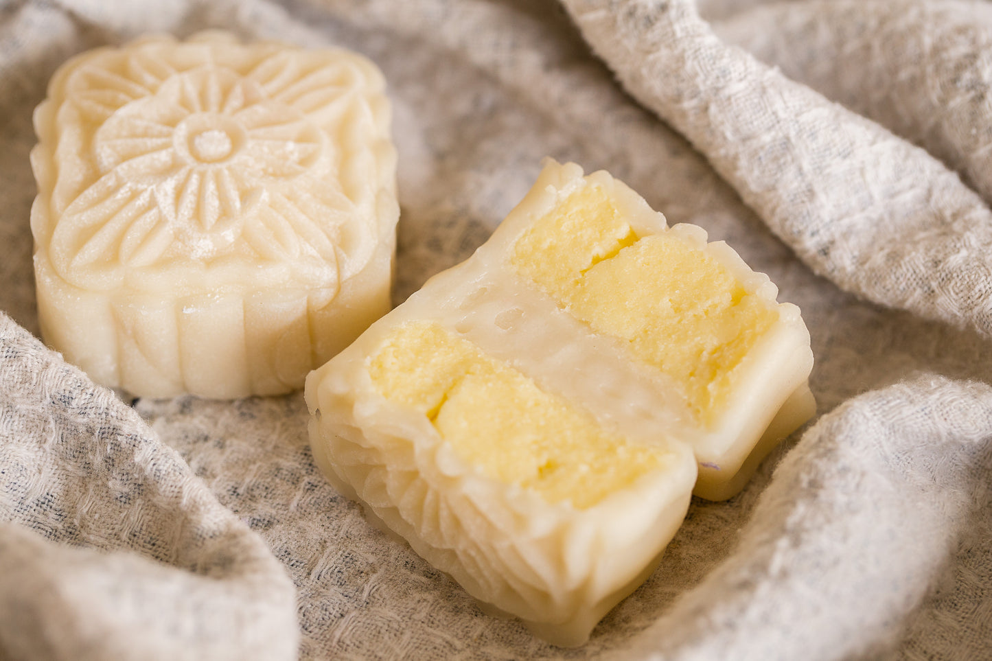 Classic Vanilla Snow Skin Mooncake